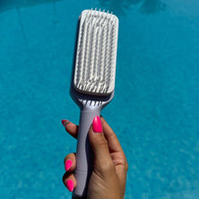 Cargar imagen en el visor de la galería, Cepillo de Pelo con Autolimpieza
